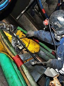 西山煤电（集团）有限责任公司使用气动架柱式钻机