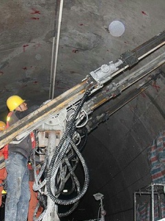 兖矿集团（山西煤矿）定制煤矿用深孔液压钻车